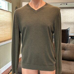 100% Cashmere men's V-neck sweater